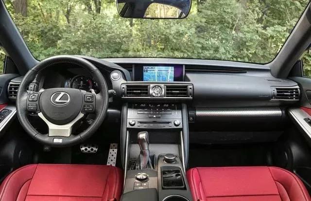 全新雷克萨斯is官图曝光,大嘴视角