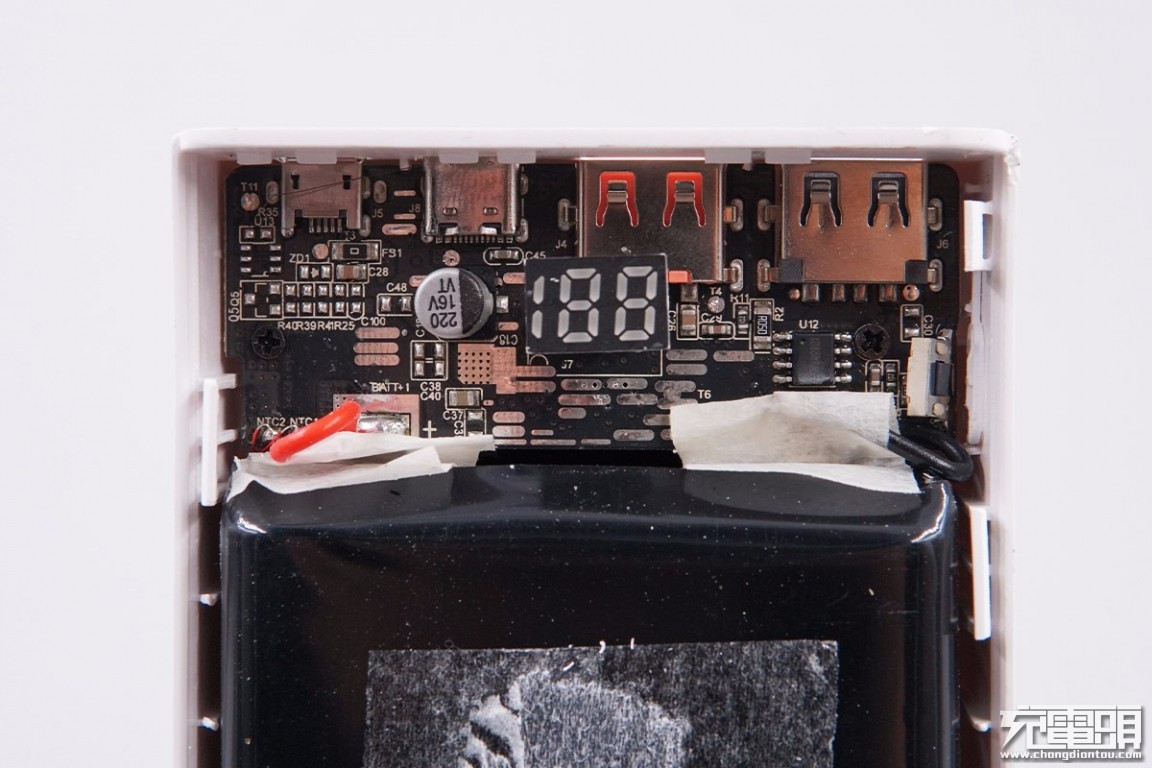拆解aigo充电宝,aigo2000充电宝拆解