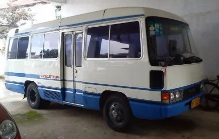 丰田最强的面包车考斯特,丰田考斯特23座中巴车驾驶体验