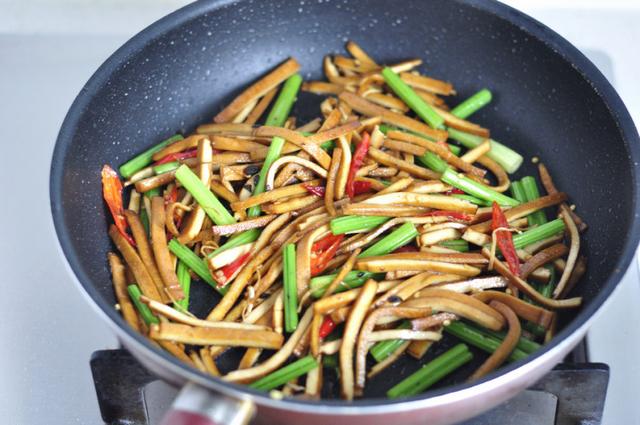 怎样弄豆腐干好吃,怎么样做出来的豆腐干好吃