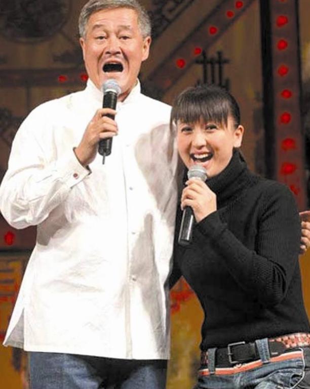 闫学晶赵本山闹翻了吗,29岁闫学晶被赵本山捧红