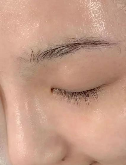 火山泥真是宝，油皮女孩的毛孔疏通剂，让贵妇霜3秒吃透锁水8倍