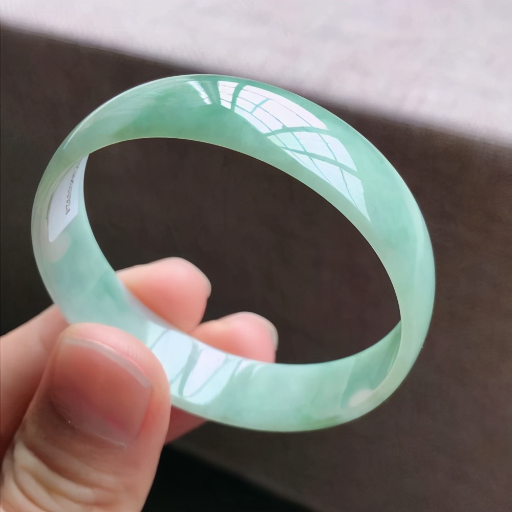 翡翠手镯怎么选比较好,翡翠手镯如何挑种水