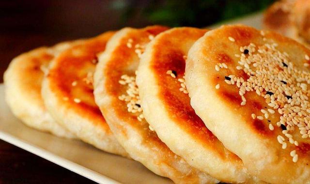 大娘卖烧饼一年赚300万,3800元卖烧饼一年收入110万