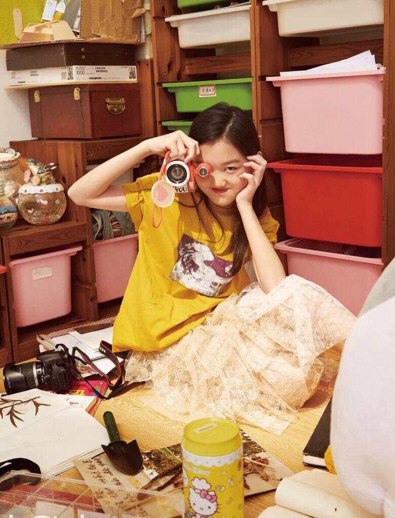 李嫣抖音最近很火的视频,李嫣在社交账号上晒了一组照片