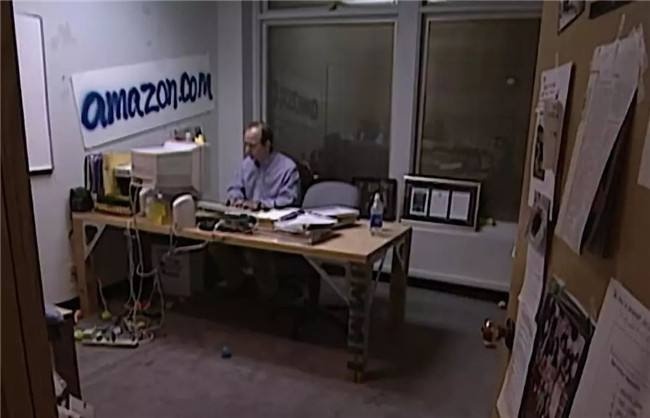 麦肯齐贝佐斯离婚真相,麦肯齐得到离婚的奖励