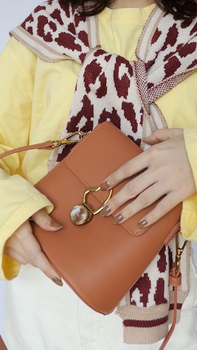 最节省空间又简便的叠风衣方法,薄款中长风衣怎么叠