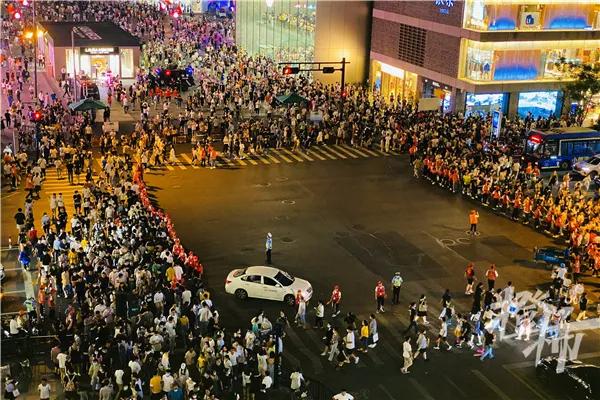 吊桥安全绳断裂,网红吊桥安全绳脱落