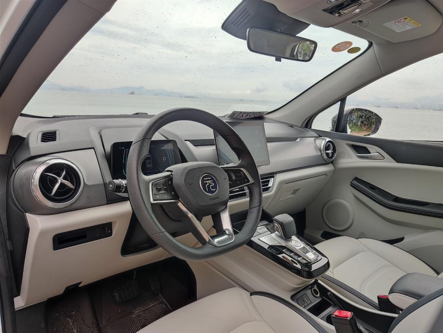 低价有好货!除了“佩刀”外,它处处有惊喜?试驾比亚迪元Pro