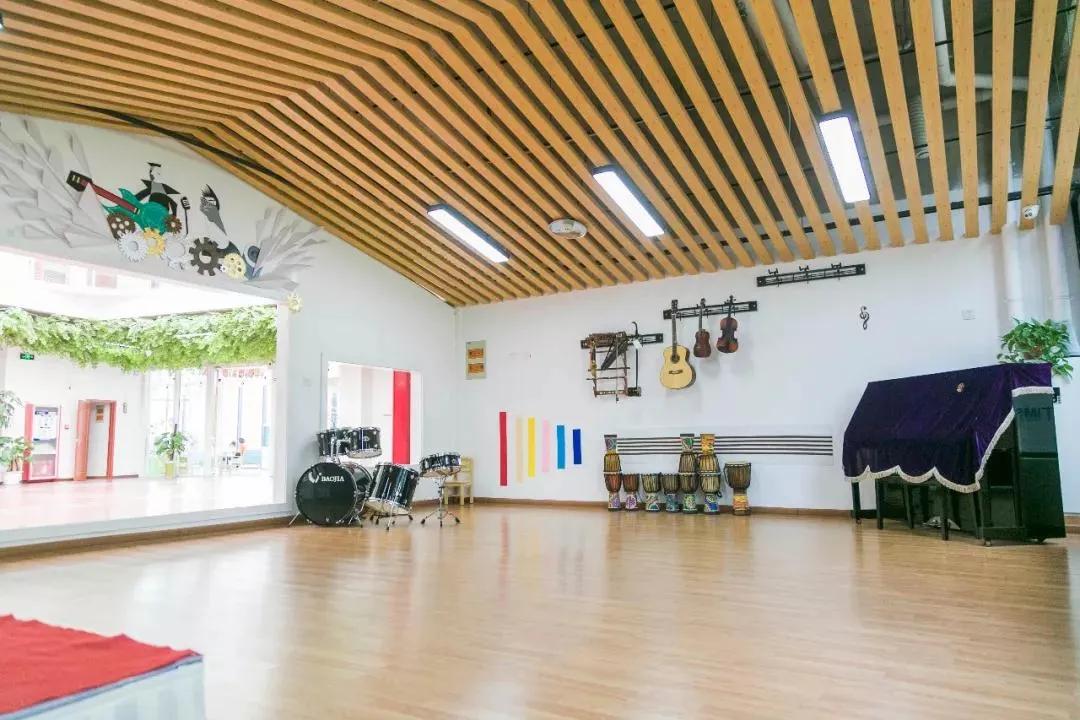 不好好上课，带着孩子到处跑，汇爱德幼稚园为何被央视导演相中？