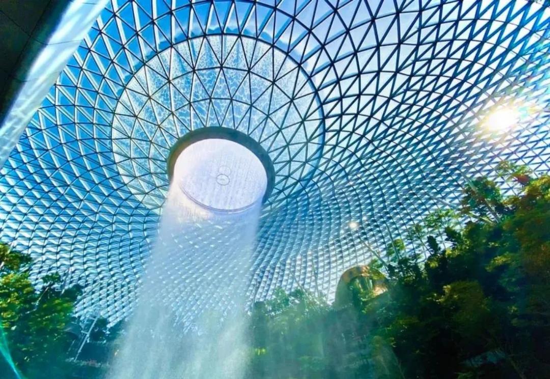 原地转圈圈飞机,原地转圈圈起飞图