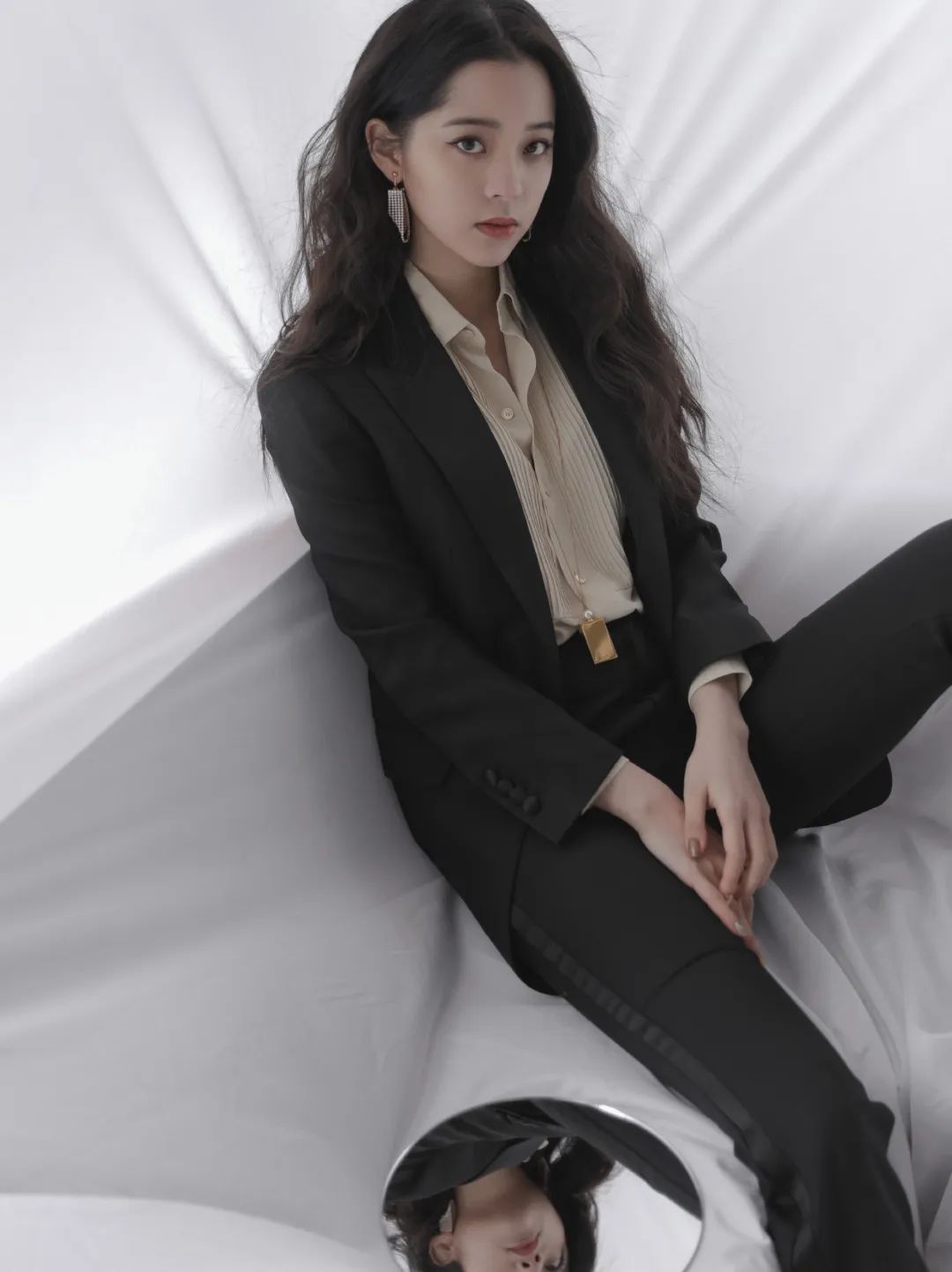 所有女生！帮你扒了10位女明星的*服私**，520照着穿就对啦