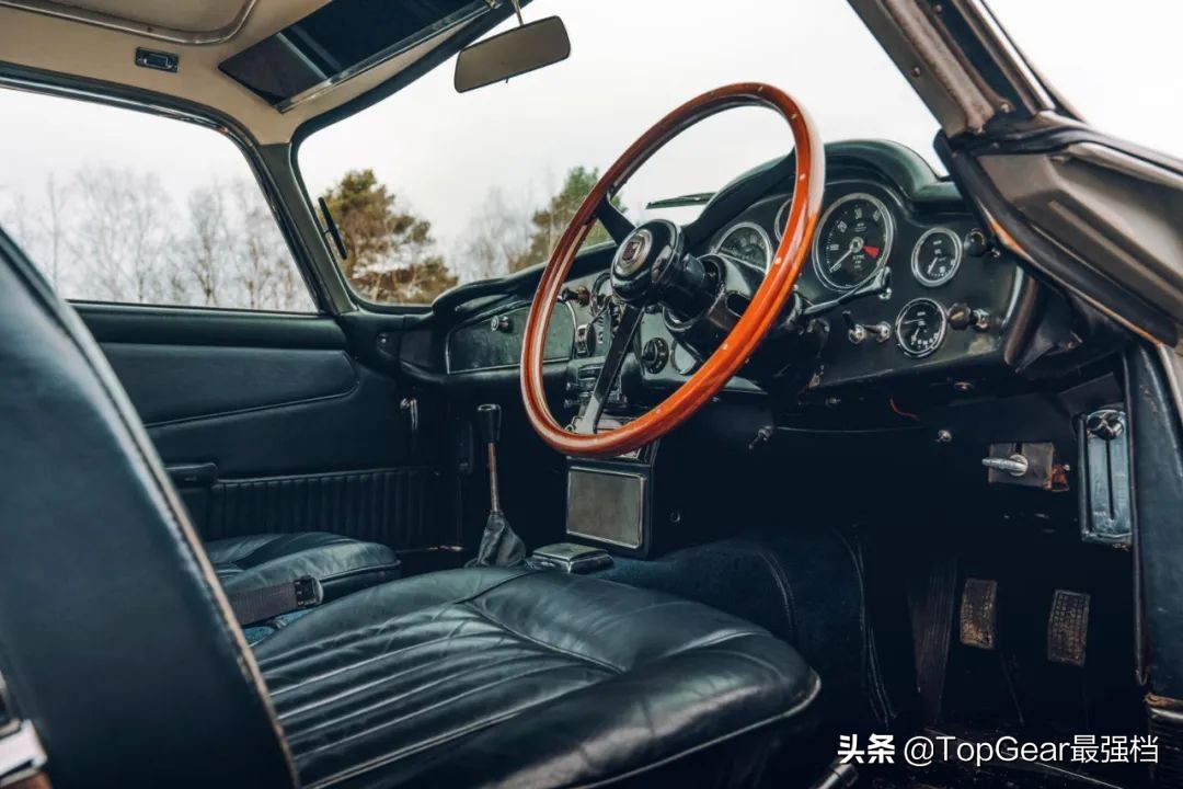 007座驾阿斯顿马丁电影片段,007座驾路特斯