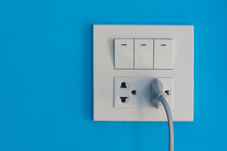 如何更换墙壁插座,墙壁插座底盒坏了如何更换