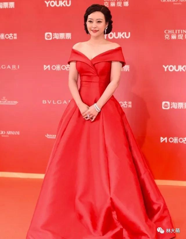 黄飞鸿与十三姨同款衣服,黄飞鸿十三姨的服装有哪些