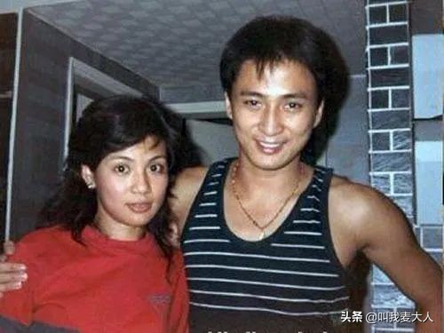 杨康戚美珍怎么相识的,杨康和老婆照片