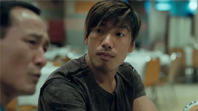 李连杰的醉拳与成龙醉拳谁是正宗,螳螂拳李连杰vs成龙醉拳大电影