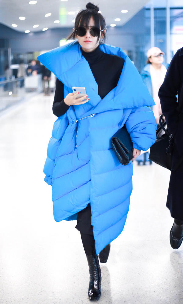 杨紫宋轶,宋轶羽绒服粉色