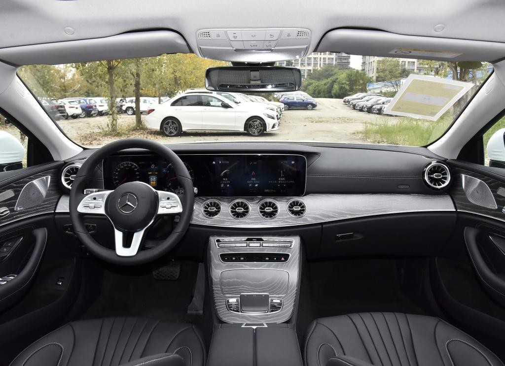 奔驰cls详细解析,花了60万提的全新奔驰