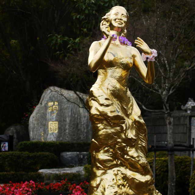 邓丽君筠园离玫瑰园有多远,邓丽君长眠筠园在哪里