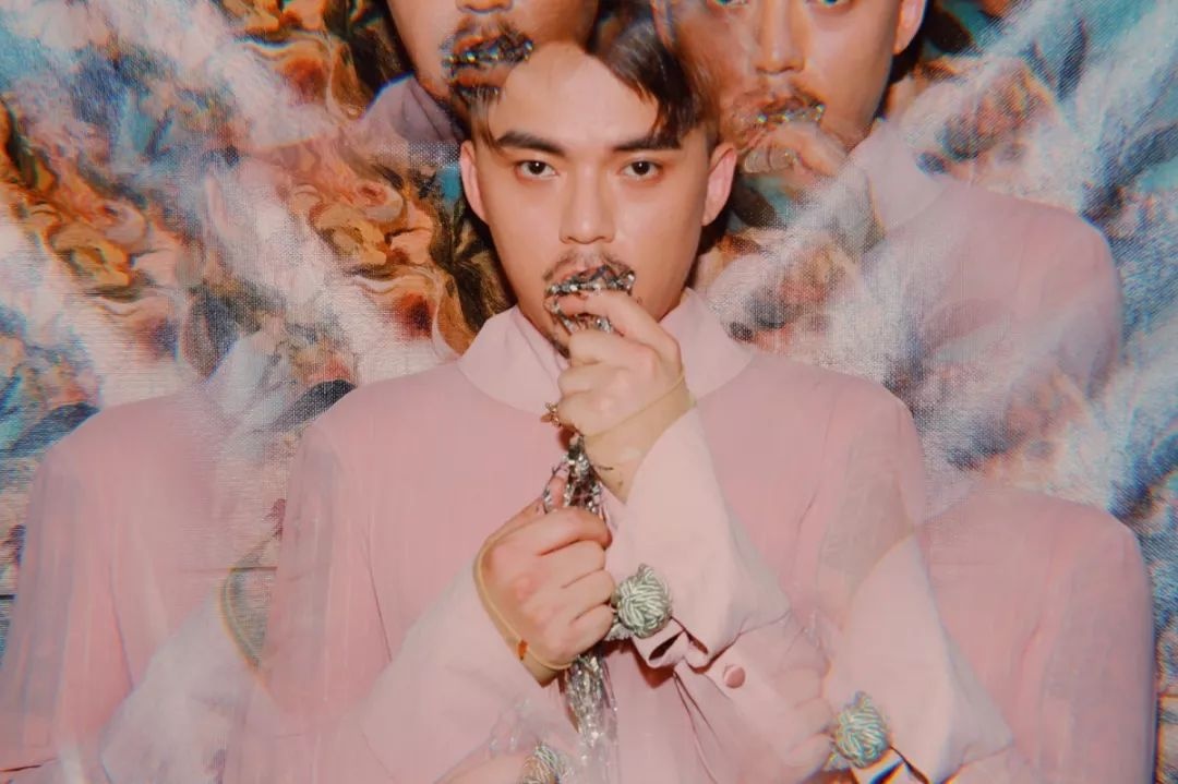 没有什么能比登陆草莓星球，更能唤醒春困的灵魂了