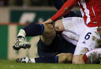 戈麦斯断腿事件结果,英超戈麦斯