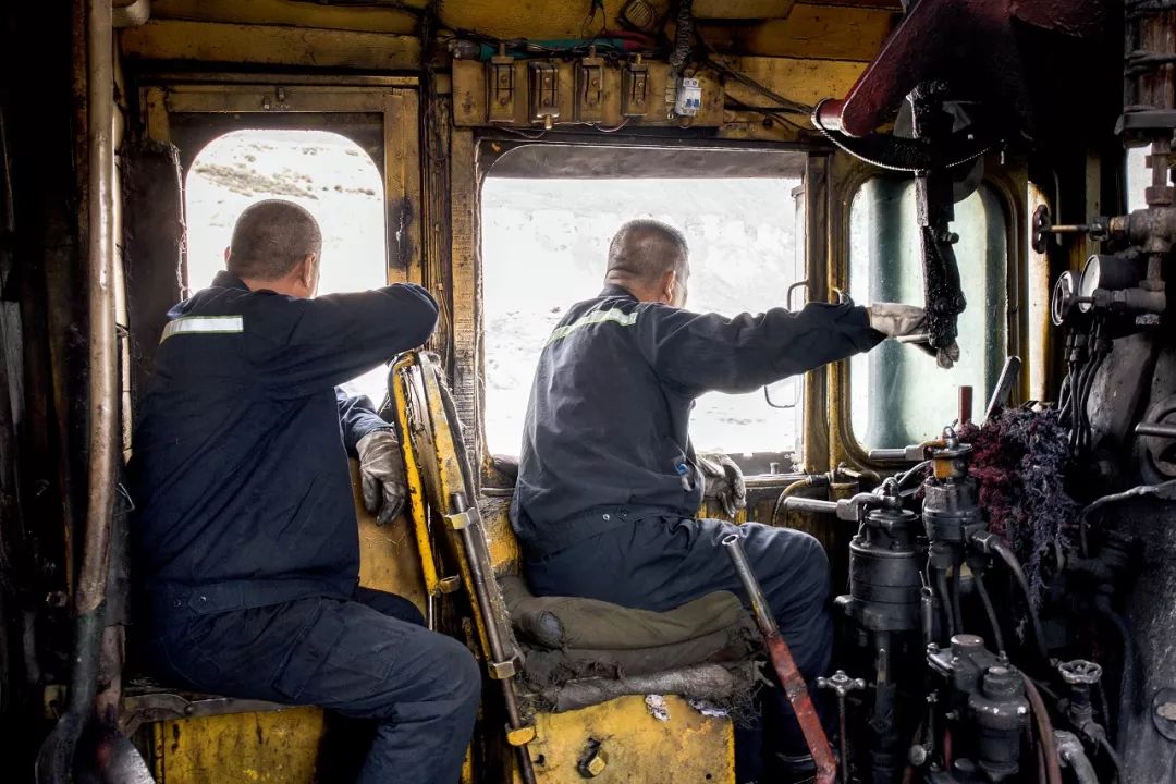 在大*疆新**,世界上最后的蒸汽火车还在奔驰