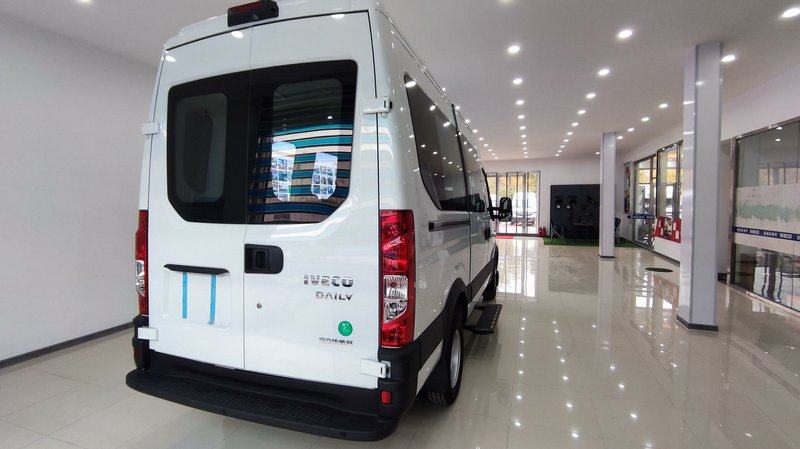 依维柯欧胜超瑞系列,21款依维柯欧胜长轴高顶客货版