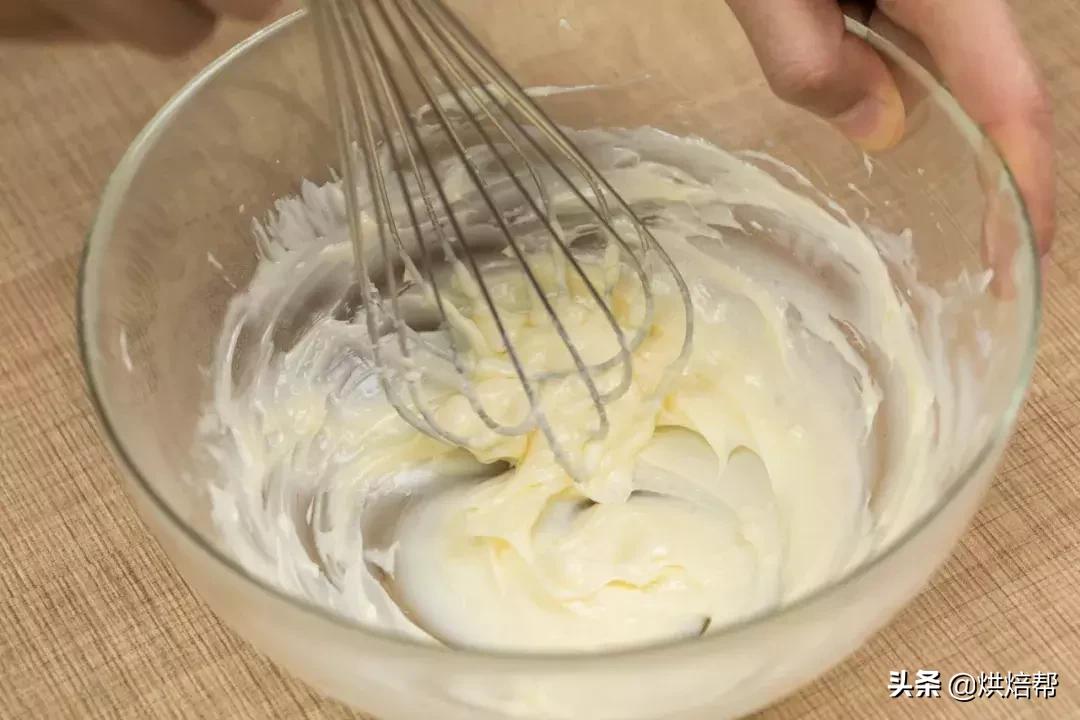 最基础的黄油曲奇简单又好吃,非常香酥的一款曲奇饼干超好吃