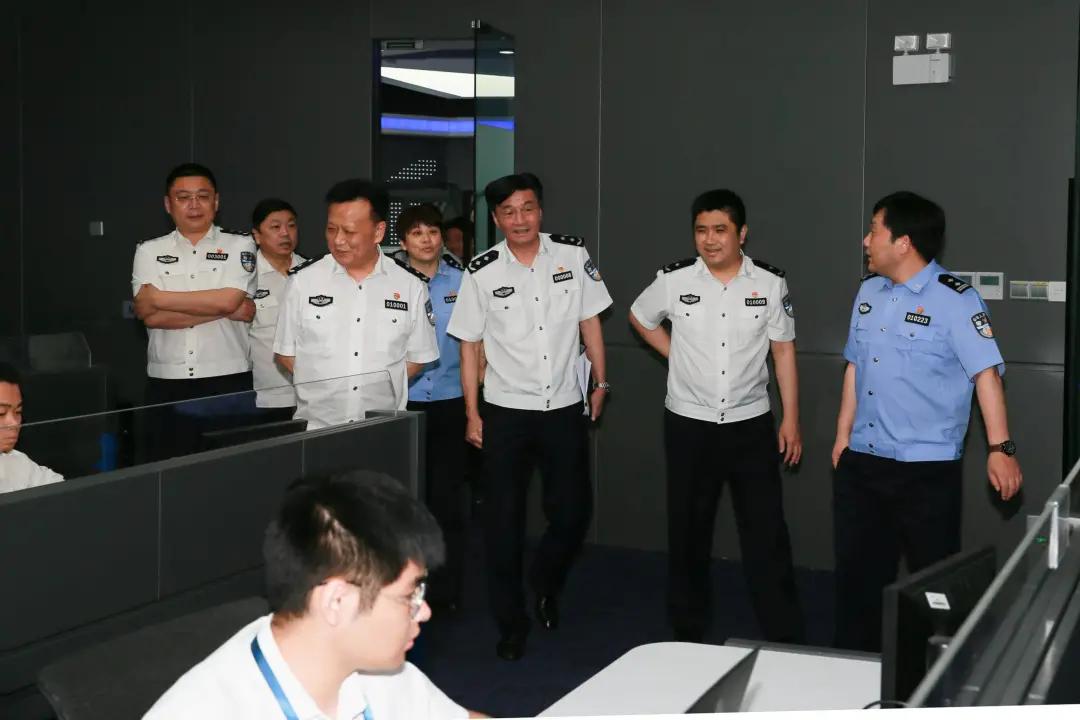 最近抓的外汇诈骗案件,最新上海警方捣毁外汇交易平台