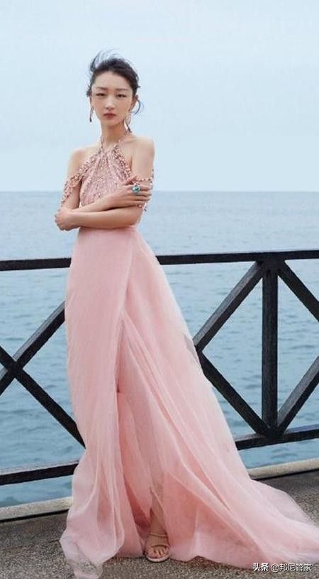 看完这篇“年会变美小心机”，想被比下去都不！能！够