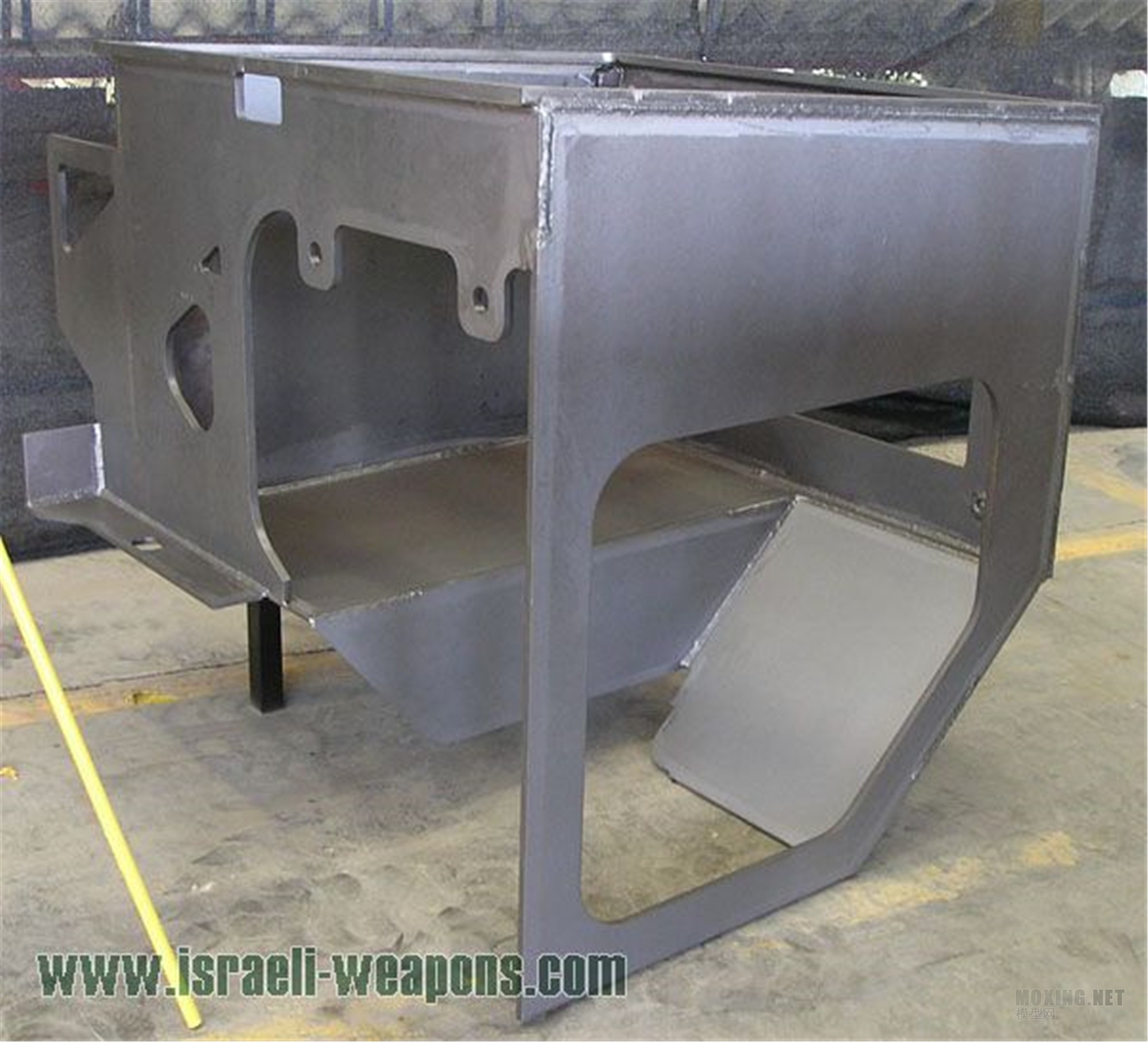 MENG,SS-018-1/35以色列“雌虎”重型装甲运输车-简介与开盒