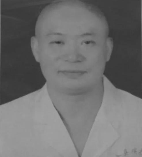 白衣执甲护苍生,谢谢你们白衣天使朗读