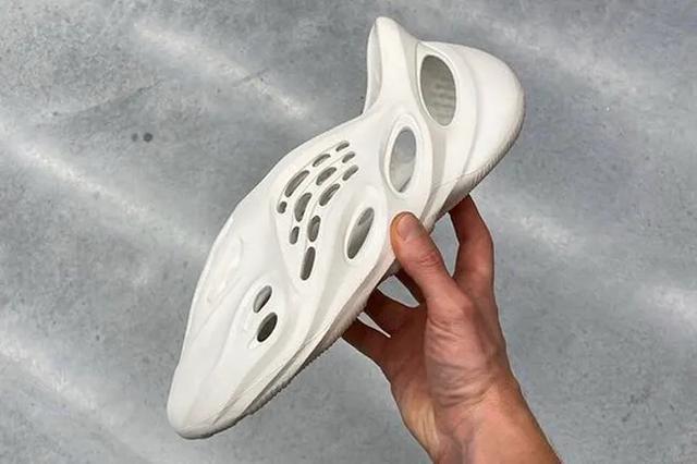 一双被所有人骂丑的鞋,洞洞鞋crocs哪一款最好看