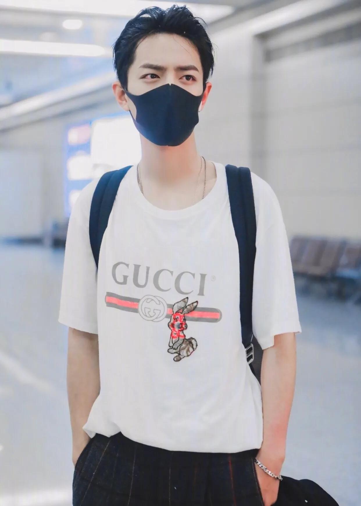 肖战最帅休闲装,肖战街拍视频素材