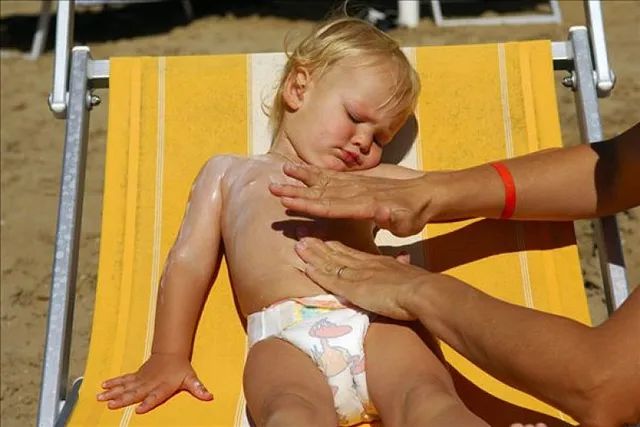 小孩中暑的症状是什么及解决办法,小孩中暑后有什么症状