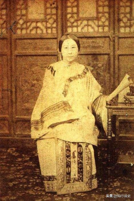 张爱玲南京老宅在哪个区,回去路上再次偶遇张爱玲故居