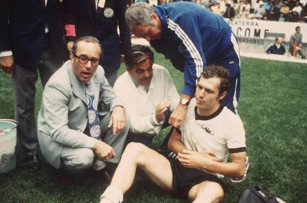 足球“自由人”能力要求有哪些,攻守兼备的足球阵型七人制