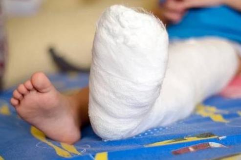 孩子被烫伤如何做心理疏导,小孩被烫伤最佳处理方法