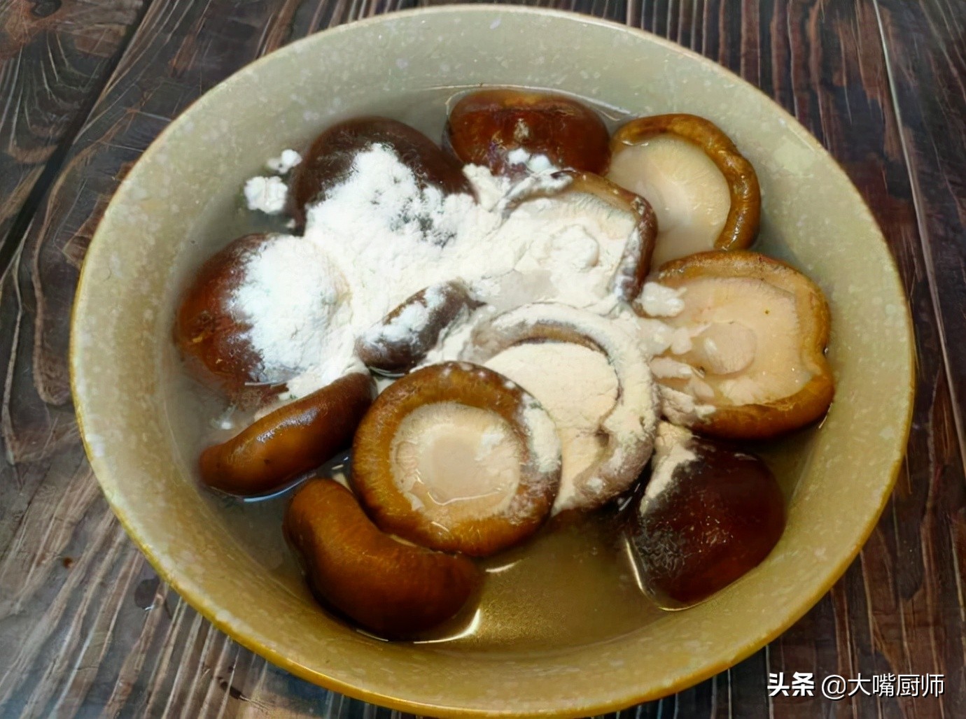 小苏打和食用碱的做菜方法,做菜小苏打和食用碱的区别