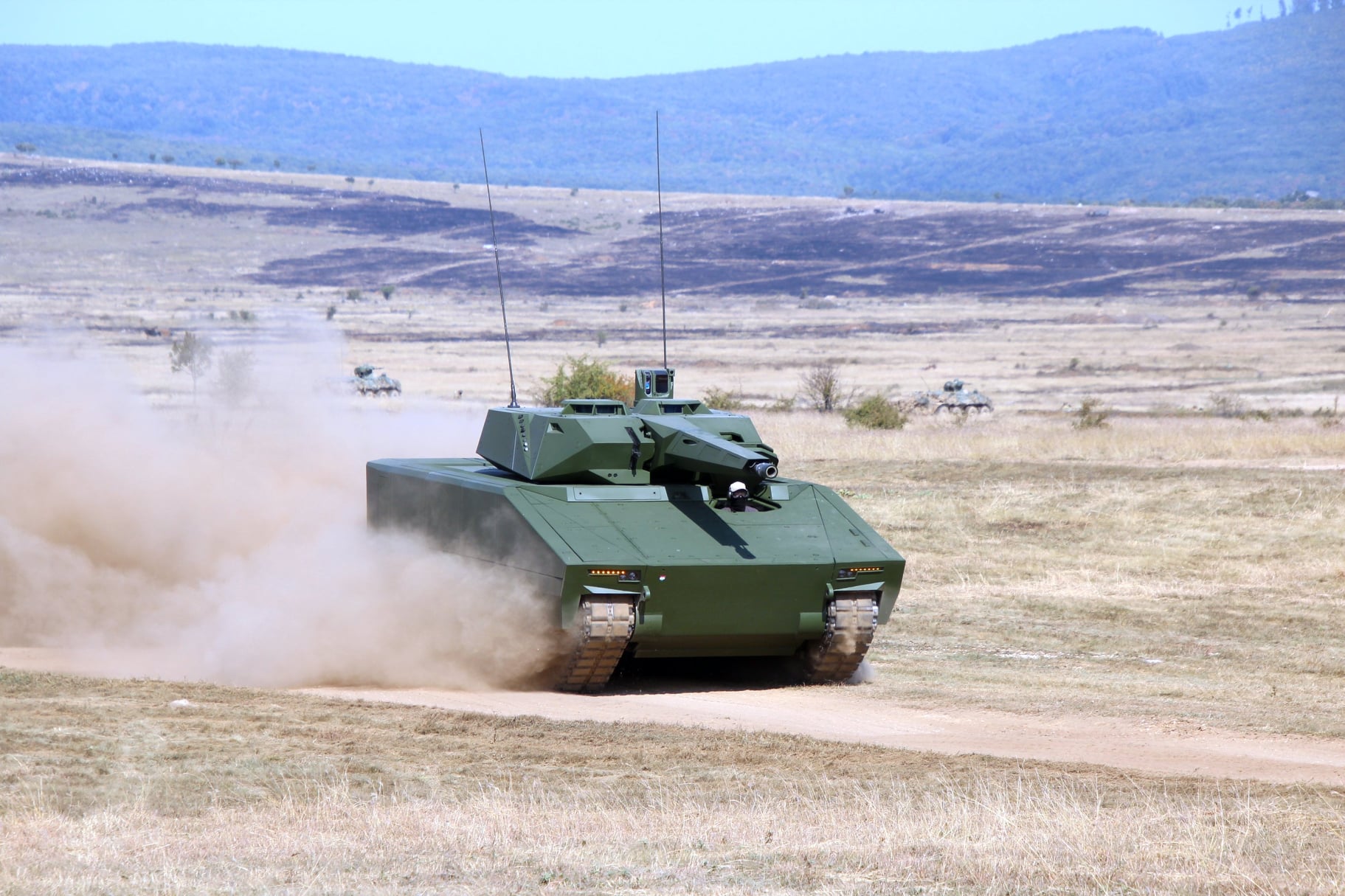 世界上防护能力最强的装甲车,最新山猫kf41步兵战车