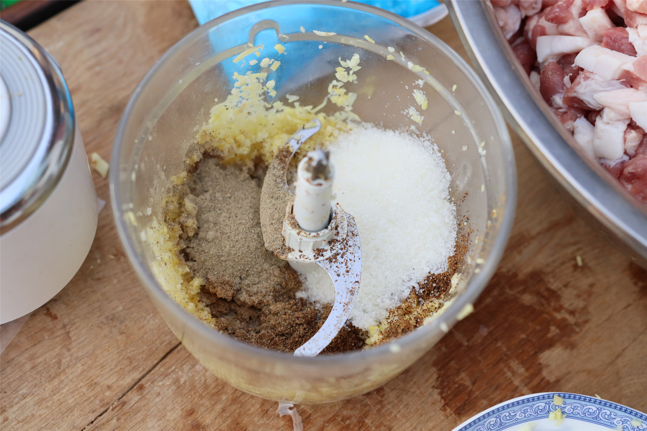 自己在家灌香肠10斤肉怎么配料,安徽六安苏家埠咸味香肠配方