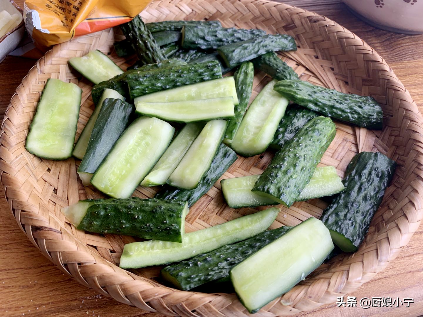 酱黄瓜怎样腌才最好吃,酱黄瓜腌好以后要不要冲水