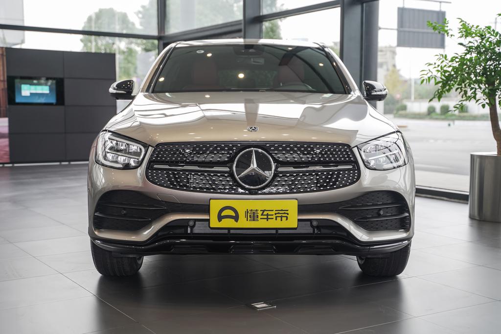奔驰glc4maticamgline轿跑suv,奔驰glcsuv霸气出场