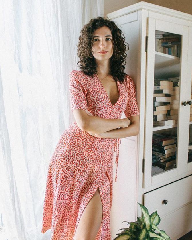 这位博主的穿搭是最好的示范,最新法国博主穿搭