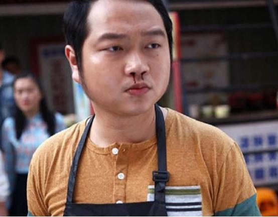 功夫里面的酱爆跳舞在哪个片段,还记得功夫里面的龅牙珍么