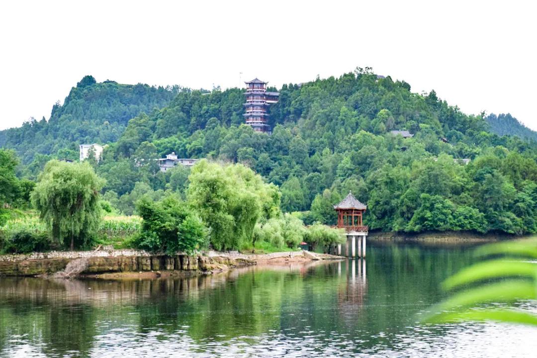 三月的南江春意盎然，湖光山色两相和，玉湖此时春正好，走起哦