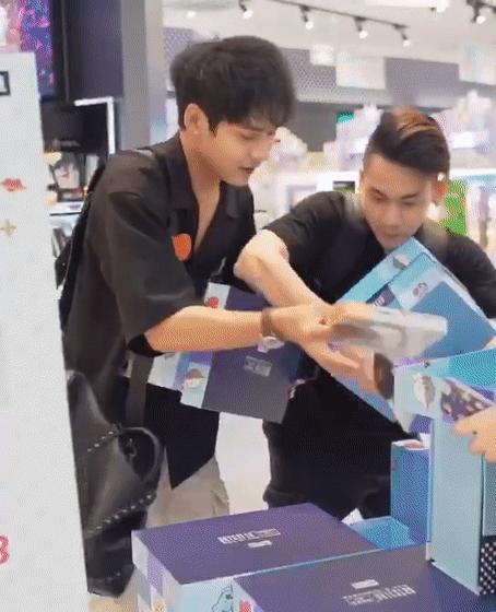 bt21联名款优衣库,优衣库和bt21联名