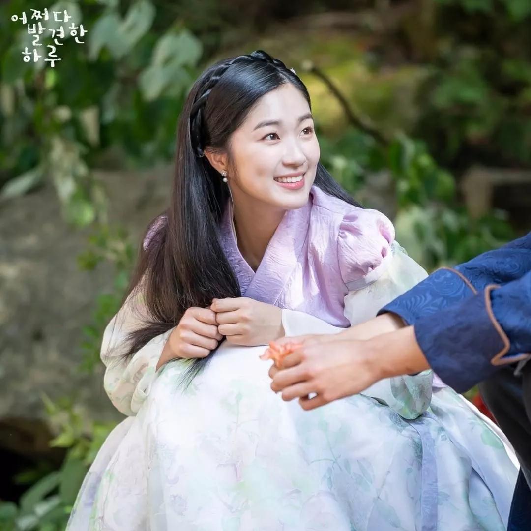 接班《鬼怪》的高分韩剧这女主的颜值也太平平无奇了…