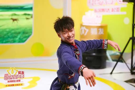 霍汶希探班谢霆锋美食节,霍汶希谢霆锋锋味发布会